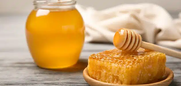 فوائد اكل شمع العسل الطبيعي للجسم